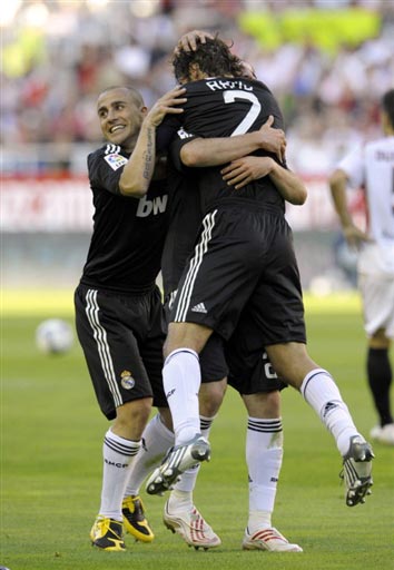 正在引领更 正在引领更